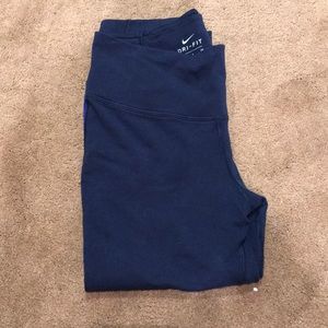 nike cropped leggings